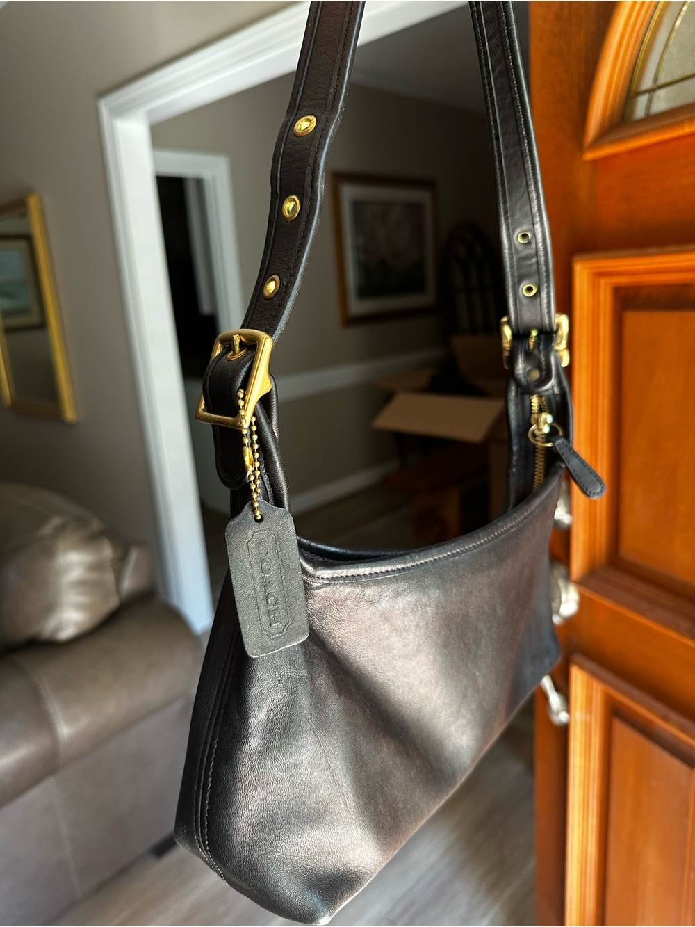 Vintage Coach Classic Black Leather Shoulder Bag - Picture 3 of 8